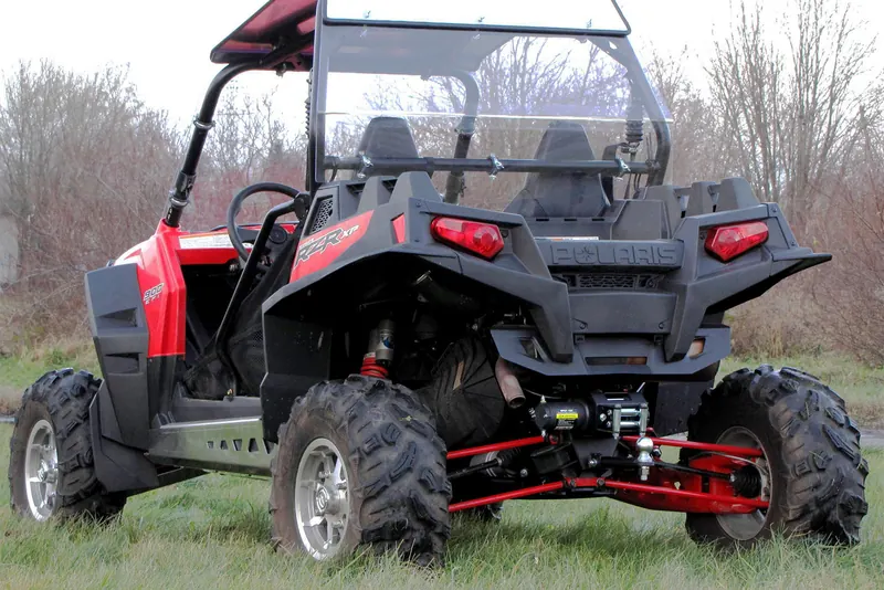 UTV z tylną wyciągarką na płycie Iron Baltic